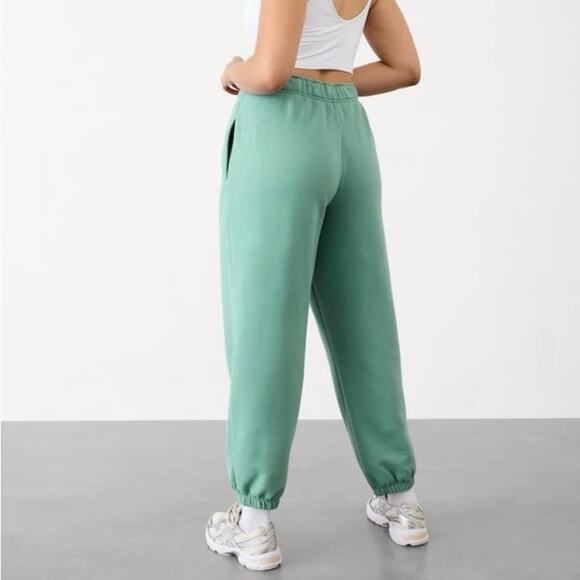 NWT Athleta Forever Fleece High-Rise Fleece Jogger In Juniper Green Size Large - Picture 2 of 10